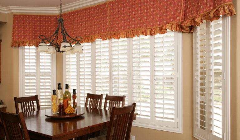 White shutters in Tampa dining room.